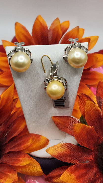 14k White Gold South Sea Pearl Earrings and Pendant